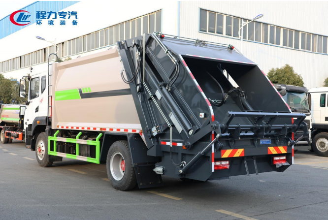 (12方)東風(fēng)D9多利卡壓縮垃圾車(chē)